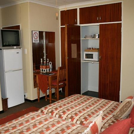 Tamboti House Hotell Malalane Exteriör bild