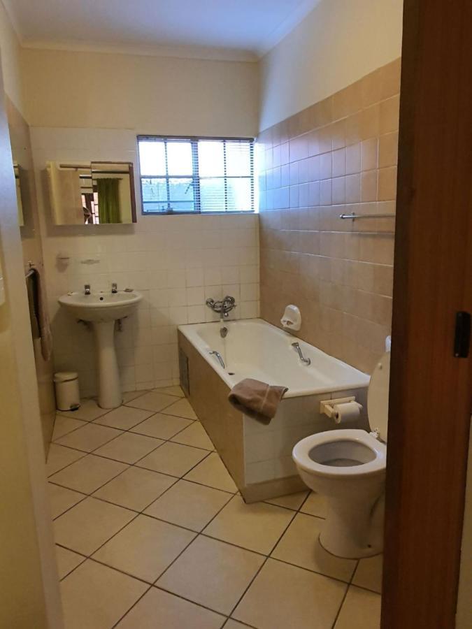 Tamboti House Hotell Malalane Exteriör bild