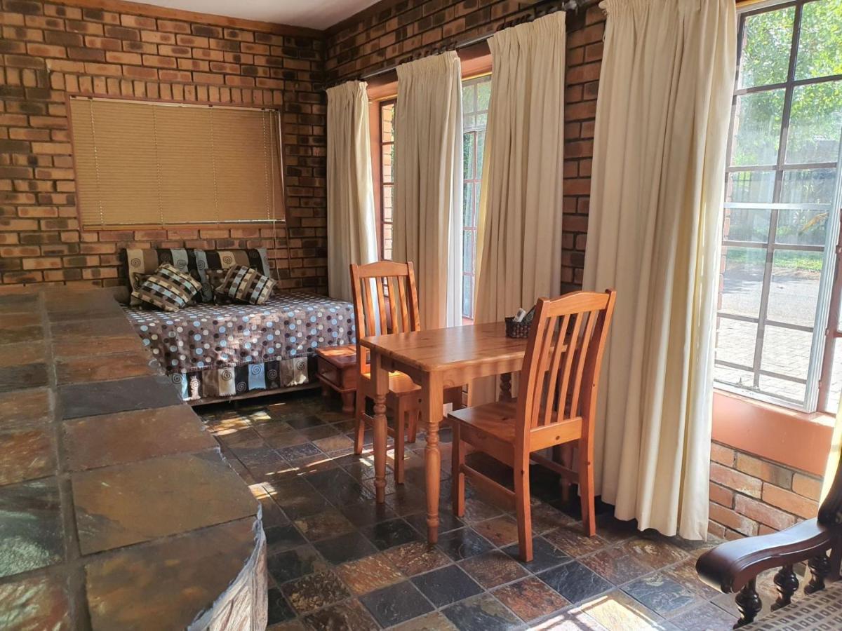 Tamboti House Hotell Malalane Exteriör bild
